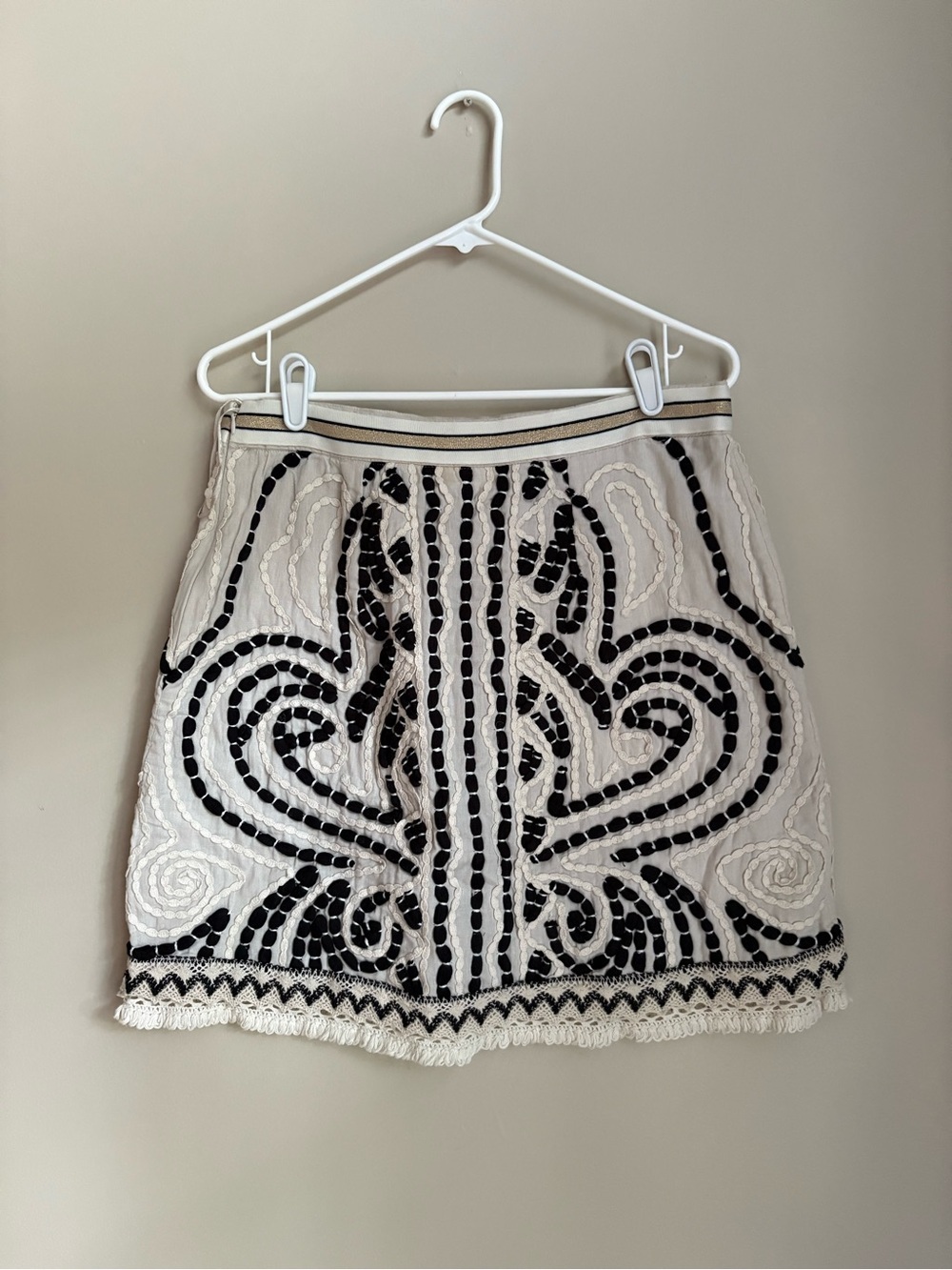 Maeve NWT for Anthropologie embroidered mini skirt  SIZE 10 (32x18) - Picture 4 of 7